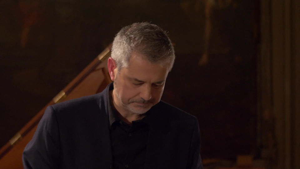 Beethoven's Erard: A Tale of Ambition and Frustration - Tom Beghin